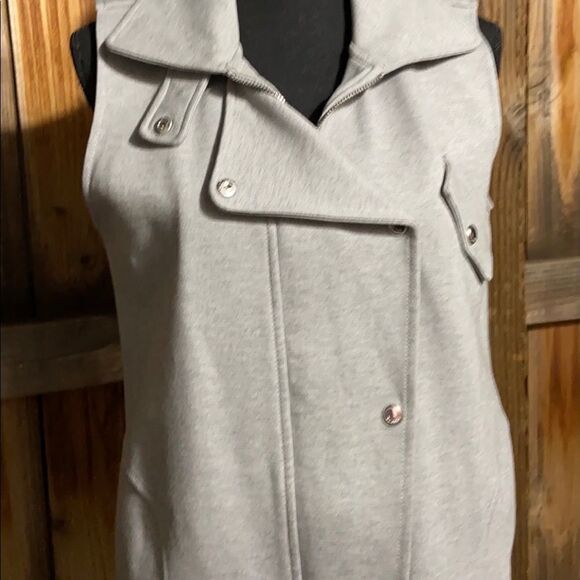 Guess vest gray sleeveless zipper snaps pockets Sz Small NWOT - Picture 5 of 7